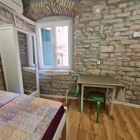 Rooms & Studio Apartments Šibenik Rum bild