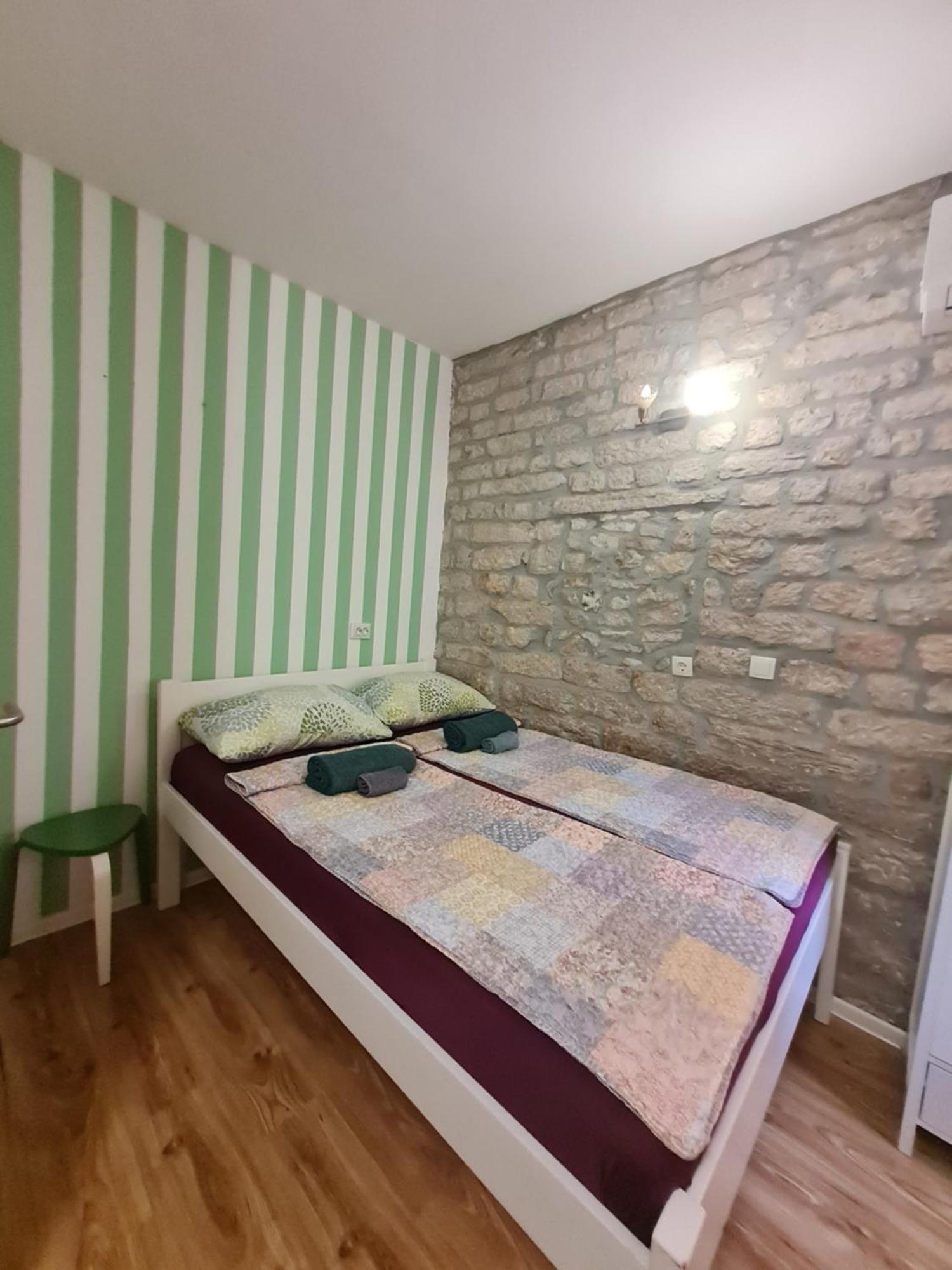 Rooms & Studio Apartments Šibenik Exteriör bild