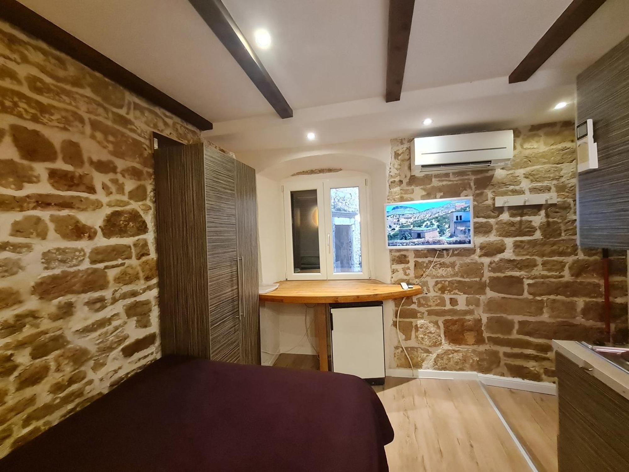 Rooms & Studio Apartments Šibenik Rum bild