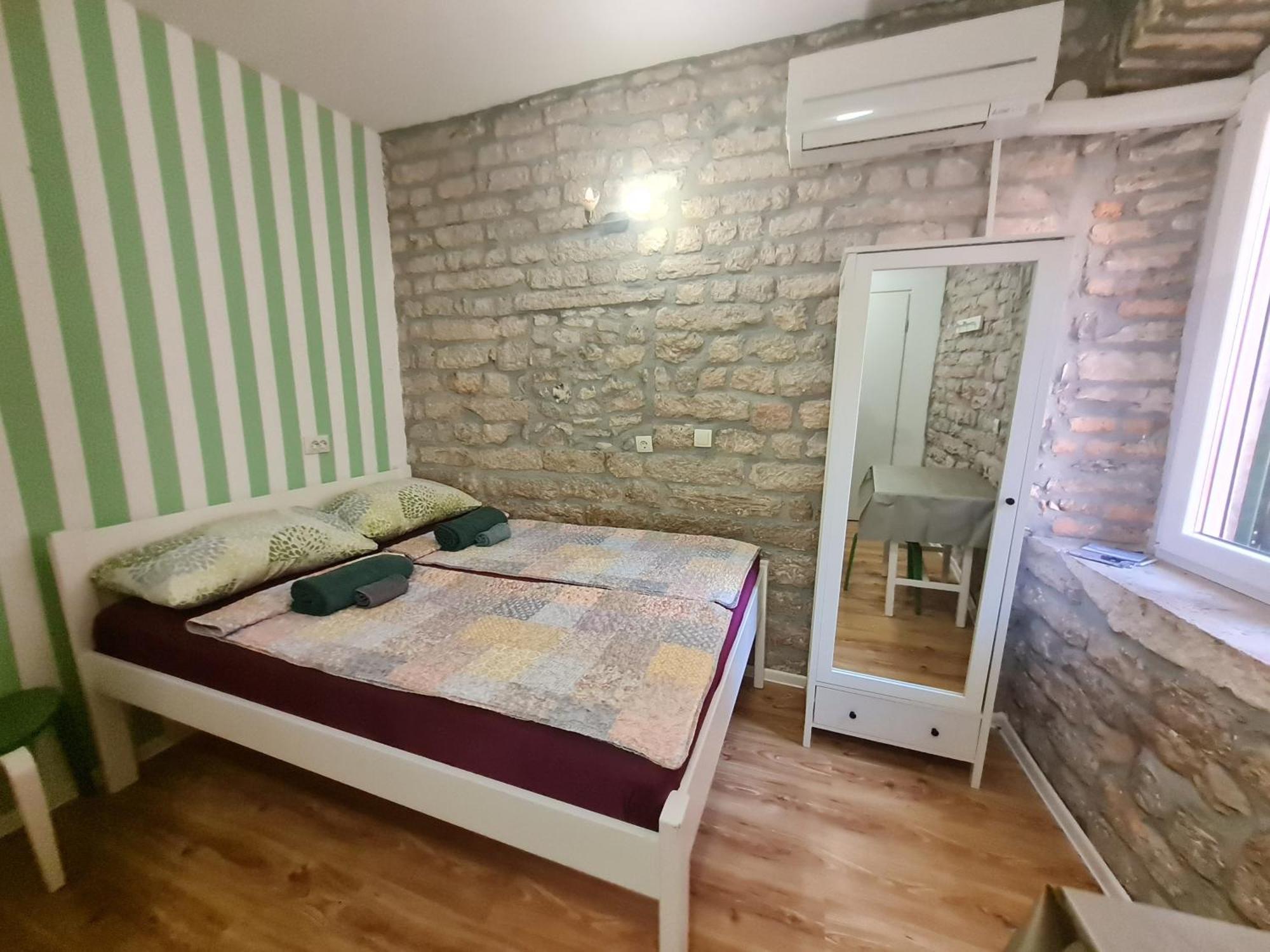Rooms & Studio Apartments Šibenik Rum bild
