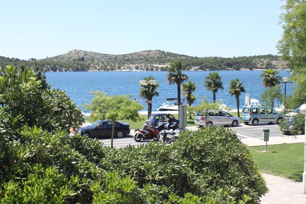 Rooms & Studio Apartments Šibenik Exteriör bild